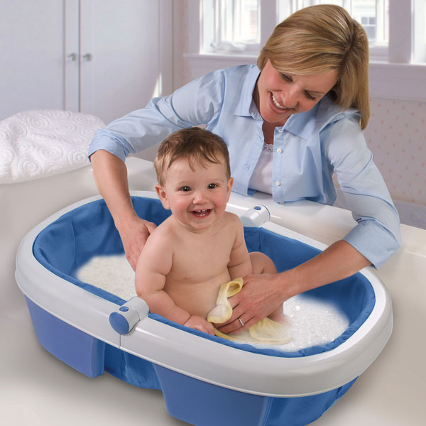 bebeklerde banyo yaptırma ve bebeklerde banyo suyu ısısı